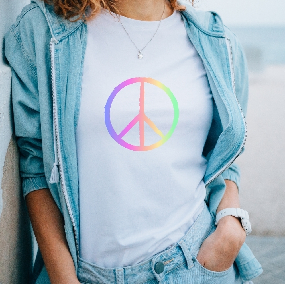 Short Sleeve Unisex Tee: Peace Sign​
